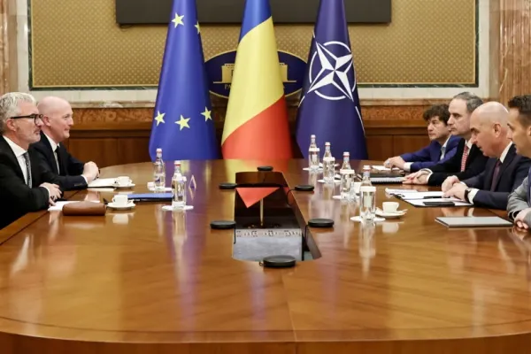 Guvernul, sub lupa agenției care decide ratingul de țară. Bolojan, întrevedere cu reprezentanții Moody's ca să explice echilibrarea bugetului