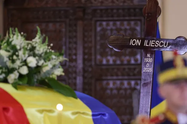 De ce nu a venit Nicușor Dan la funeraliile lui Iliescu. Anca Alexandrescu: „Nu înțelege atributul și atribuțiile funcției pe care o are”