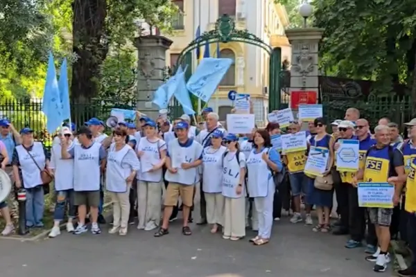 A opta zi de proteste: profesorii, din nou în fața Ministerului Educației