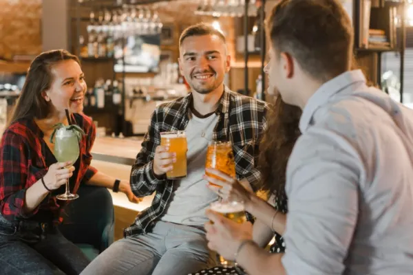 Când ai dreptul la comanda gratuită în restaurante, baruri și fast-food-uri. ANAF a lansat o campanie de informare