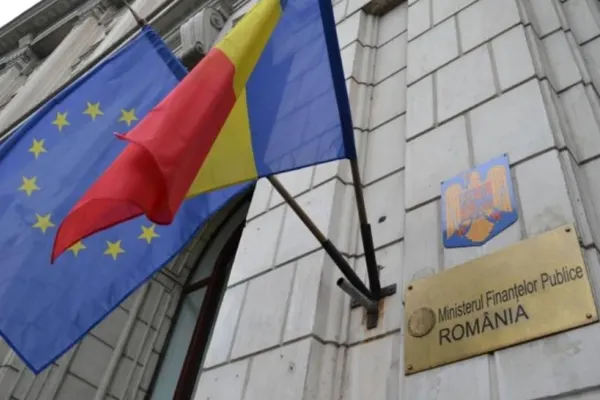 Angajații de la Finanțe ies sâmbătă în stradă: protest uriaș în fața ministerului condus de Alexandru Nazare