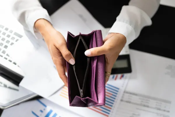 Guvernul, acuzat că împinge România spre INFRINGEMENT prin noile măsuri fiscale! Mediul de afaceri, în pericol major