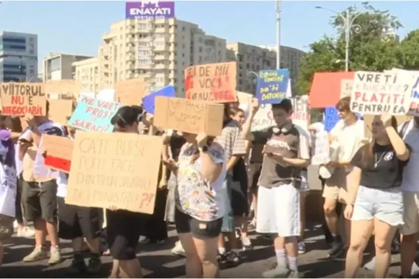 Protestele studenților continuă. Avertisementul ANOSR: ”Anul universitar nu poate începe aşa!”