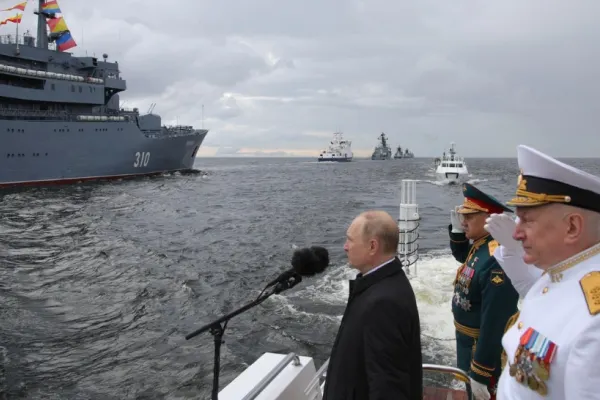 Rusia schimbă legea: Trupele lui Putin pot trece granița oficial
