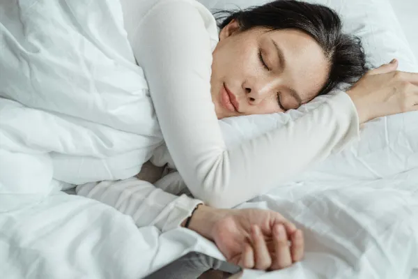 Care este ora ideală pentru a ne pune la somn? Ne protejăm inima și sănătatea mintală