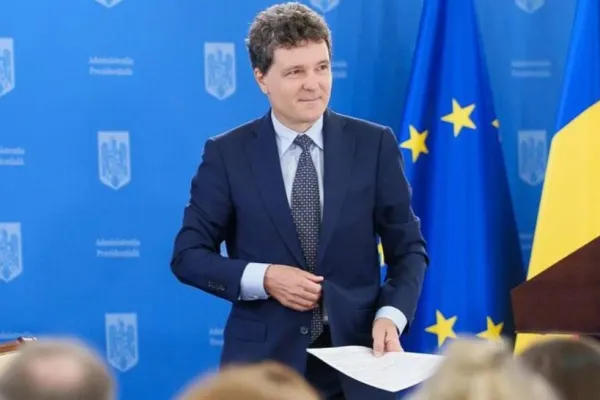 Ce se schimbă după noile legi promulgate de Nicușor Dan pentru pacienți și angajații statului. Explicațiile președintelui