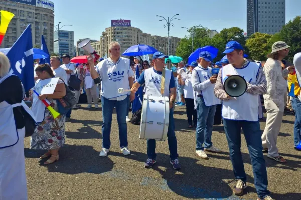 Protestele profesorilor riscă să paralizeze activitatea noului an școlar. Premierul Bolojan, reacție halucinantă: "Nu există motive reale"