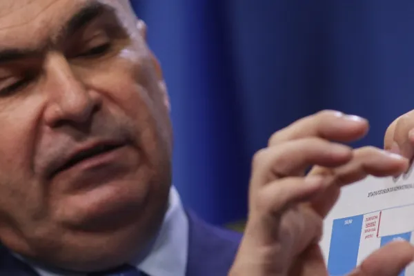 De unde mai taie Guvernul Bolojan. Peste 1,5 milioane de români rămână fără această gratuitate
