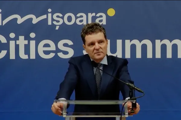 Nicușor Dan, discurs plin de gafe la Timișoara: "Învățăm...furăm unii de la alții...". Șeful statului a lăsat impresia că nu-și găsește cuvintele - VIDEO