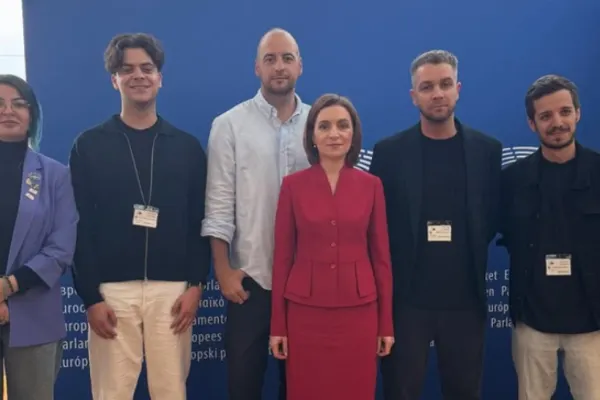 Influencerii români, din nou agenți electorali: Maia Sandu, promovată ca și Nicușor Dan