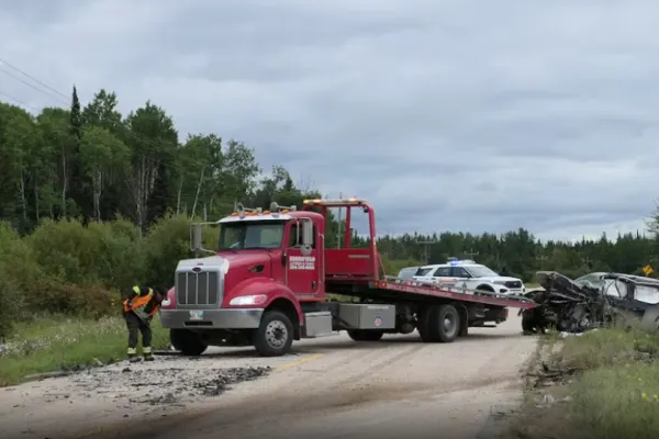 Atac sângeros în Canada: o tânără a murit şi 7 persoane au fost rănite. Agresorul a încercat să scape de poliție cu o mașină furată: cum a sfârșit