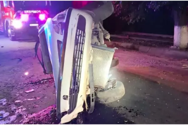 Accident grav în Giurgiu. Cinci tineri, transportaţi la spital după ce mașina în care se aflau s-a răsturnat