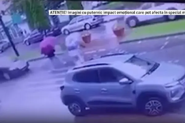 Două eleve au fost lovite cu mașina pe trecerea de pietoni. Șoferul nu a oprit la timp
