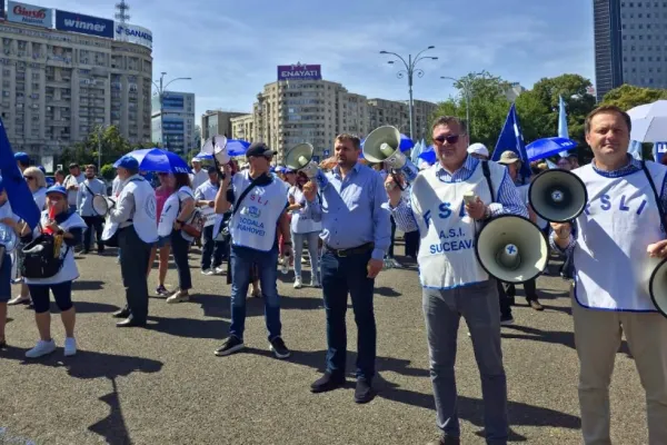 Profesorii nu cedează: o lună de grevă la ușa Guvernului și a ministrului Educației. Executivul Bolojan îi ignoră pe dascăli
