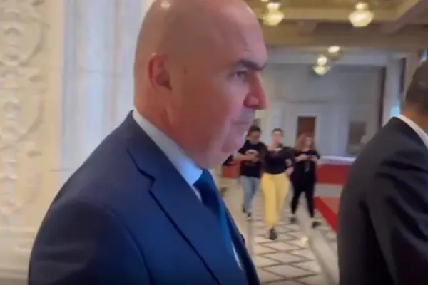 Sindicatul din Guvern demască ipocrizia lui Bolojan și îl acuză că a salvat o serie de privilegii, sub pretextul tăierilor din administrație