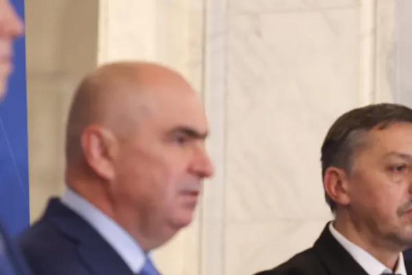 Presa bulgară râde de guvernul Bolojan și de prezentarea triumfalistă a unui eșec: A pierdut definitiv miliarde de euro din PNRR