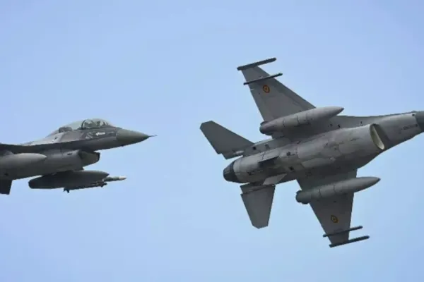 Atac rusesc la granița României. MApN a ridicat două avioane F‑16 după ce o dronă a intrat în spațiul aerian și a transmis mesaje RO‑Alert în județul Tulcea - VIDEO