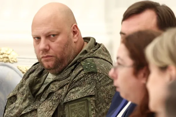 Un câștigător al competiției „Liderii Rusiei”, erou de război, lăudat personal de Putin, a fost săltat de autorități. Cu ce l-au prins