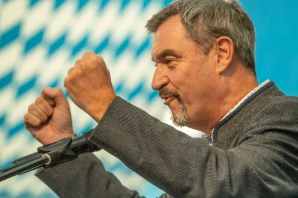 Soluția propusă de un politician german pentru refugiații ucraineni: „Să-i trimitem înapoi în Ucraina pe bărbații apți de luptă"