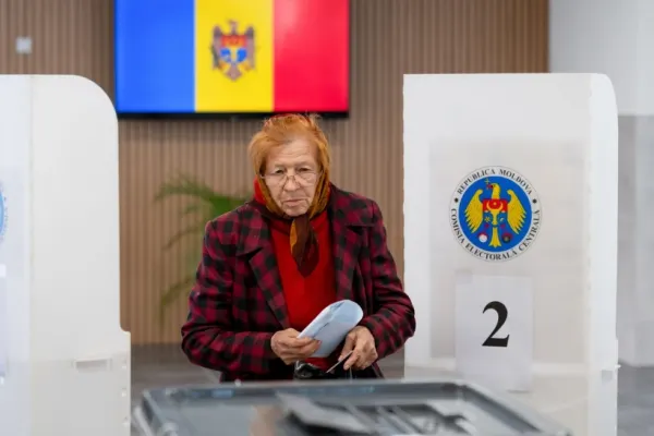 Ce scrie presa din Rusia despre alegerile din Republica Moldova. Est contra Vest - narativul central