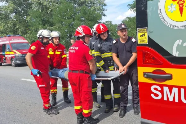 Accident grav în Simeria. Patru mașini au fost implicate. Trei persoane sunt rănite VIDEO