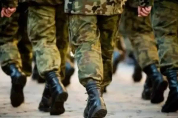 Amendamentul prin care se acordă un ajutor unic pentru pensionarii militari a trecut cu votul PSD și AUR