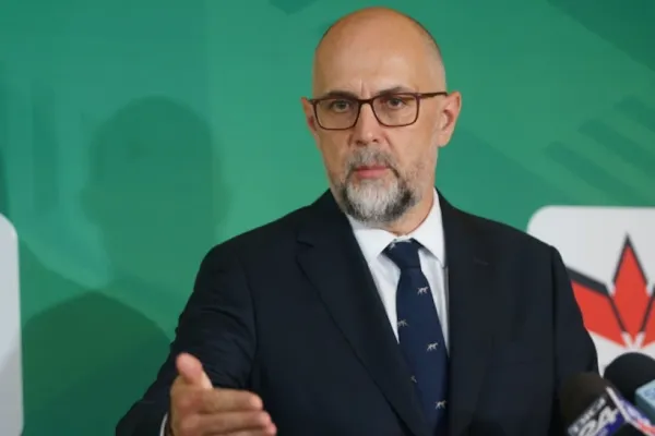 Kelemen Hunor: „Nu ne retragem de la guvernare”. Liderul UDMR avertizează asupra riscurilor economice după decizia PSD privind premierul Bolojan