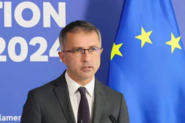 Reacție devastatoare a europarlamentarului PSD Dragoș Benea la propunerea UE ca minori să-și aleagă GENUL:  "Jenant să construim o realitate paralelă cu realitatea biologică şi să facem din asta o misiune a Uniunii Europene!"