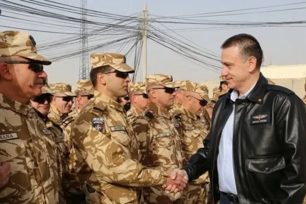 Mihai Fifor îi dă replica rezistului de la Apărare: ”Ventilarea în spaţiul public a ideii că militarii se pensionează la 48 de ani este o manevră abjectă de manipulare”