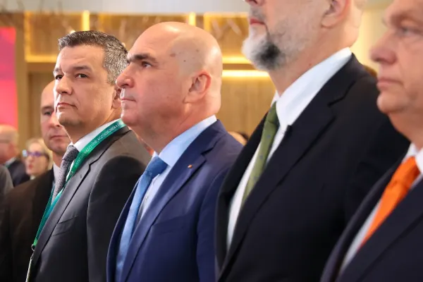 Grindeanu, atac la Bolojan în timpul Congresului UDMR: Politicile pentru oameni nu se fac din birouri izolate