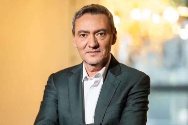 Aurelian Săndulescu: Cătălin Drulă, omul care a reușit performanța să transforme „copy-paste-ul” în strategie electorală