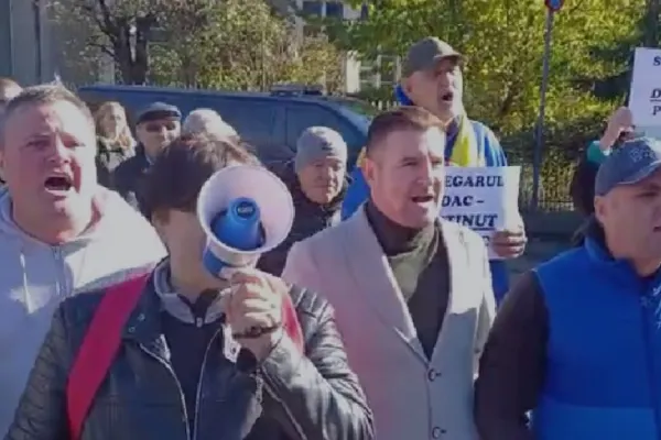 Nicușor Dan, huiduit pentru a doua zi consecutiv. Românii se revoltă și cer demisia președintelui - VIDEO
