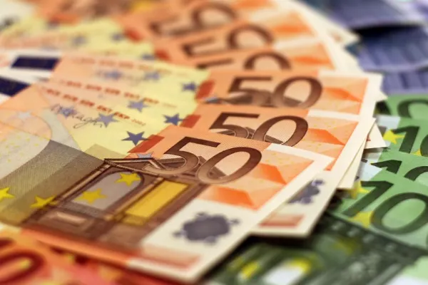 România pierde bani după decizia CCR pe pensii? Avertismentul premierului Ilie Bolojan