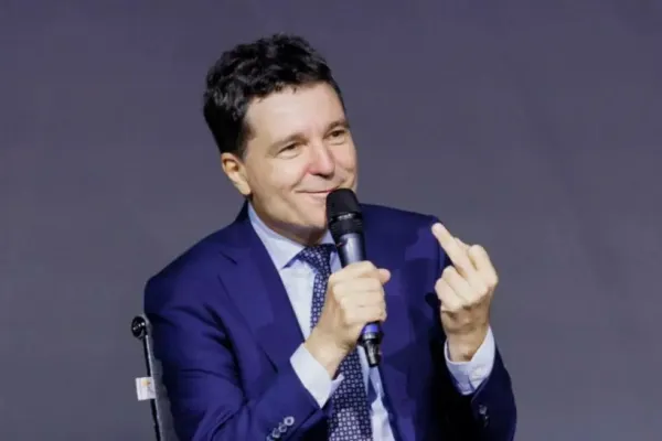 AUR cere control medical pentru Nicușor Dan, din cauza "comportamentului cel puțin neobișnuit" - VIDEO