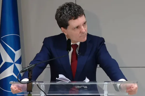 Răspunsul sec al lui Nicușor Dan, întrebat despre închiderea liceelor cu predare în limba română din Ucraina