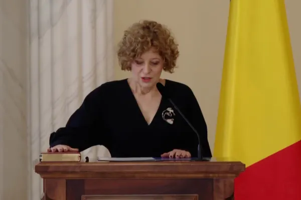 Oana Gheorghiu, rezista care poate dinamita Coaliția, a depus jurământul ca vicepremier. Nicușor Dan a semnat decretul – VIDEO
