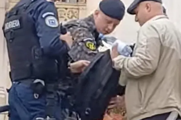 Incident înaintea venirii președintelui Nicușor Dan la Iași. Cetățean percheziționat de forțele de ordine VIDEO