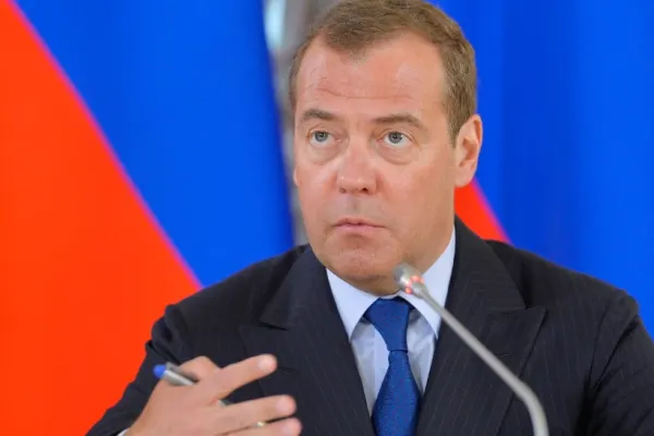 Noi culmi ale delirului la Kremlin. Medvedev: „Europenii să se teamă și să tremure, ca animalele stupide dintr-o turmă”