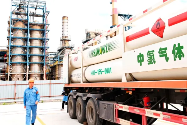 Trump lovește Rusia prin China. Marile rafinării chineze opresc cumpărăturile de petrol rusesc de frica sancțiunilor