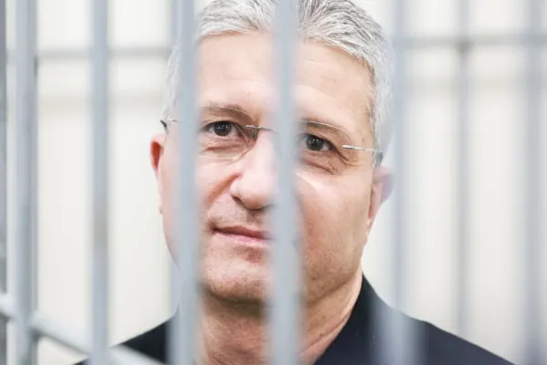 Fostul vice-ministru rus al Apărării cere să fie trimis pe front în Ucraina ca să scape de închisoare. A fost prins cu fraudă de 4 miliarde de ruble
