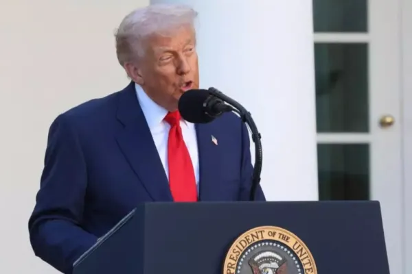 Trump a anunțat intenția Ucrainei de a trece la ofensivă și i-a cerut lui Putin să înceteze uciderea ucrainenilor și a rușilor