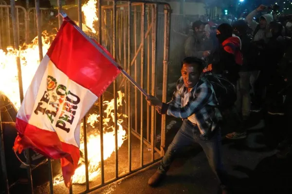 Peru a declarat stare de urgență după protestele violente care au zguduit capitala