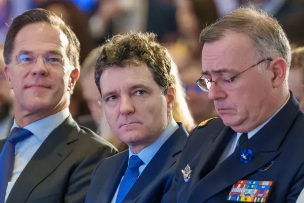 Pe Nicușor Dan nu-l deranjează că pleacă americanii, dar vrea arme: „Reînarmarea nu este o alegere!”