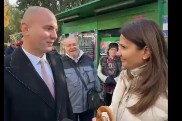 Diferențe de poziționare: Andrei Gușă iese în stradă pentru a o susține pe Anca Alexandrescu