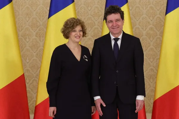 Nicușor Dan se implică în justiție pentru a o apăra pe Oana Gheorghiu. Reziștii fac scut în jurul vicepremierului