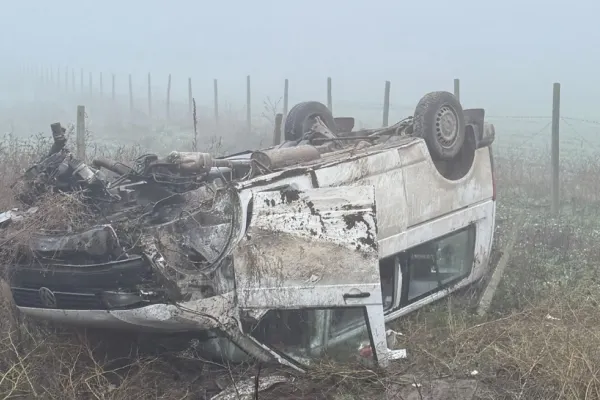 Accident grav pe o șosea din județul Constanța. Un microbuz cu 9 pasageri s-a răsturnat, 5 victime au ajuns la spital - VIDEO