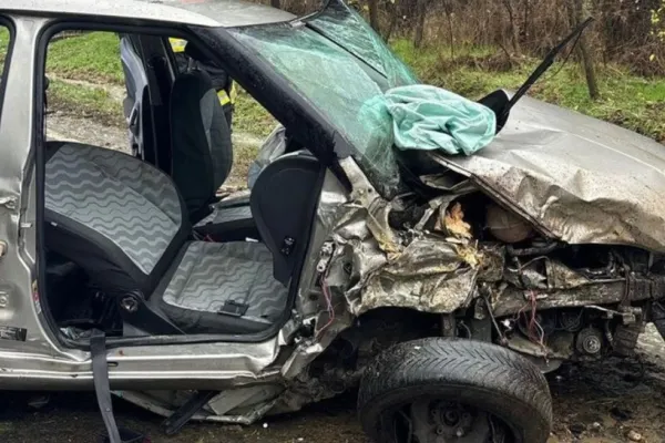 Accident în județul Gorj. Patru persoane au fost rănite, după ce mașina în care se aflau a derapat