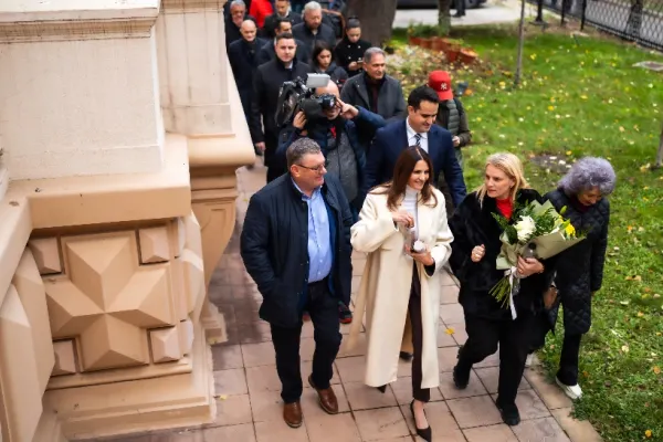 Anca Alexandrescu aruncă bomba. A fost invitată, „la discuții”, la Ambasada SUA din București