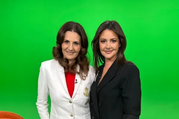 Anca Alexandrescu, dezvăluiri explozive la podcastul Realitatea PLUS: Iliescu a spus despre un emir că este analfabet și așa a apărut titlul în ziar – VIDEO