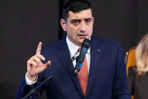 Imagini impresionante la conferința județeană AUR Călărași. George Simion, discurs în fața a sute de călărășeni după ce curentul a fost întrerupt: „În continuare o să vorbim pentru că vocea noastră nu poate fi redusă la tăcere”